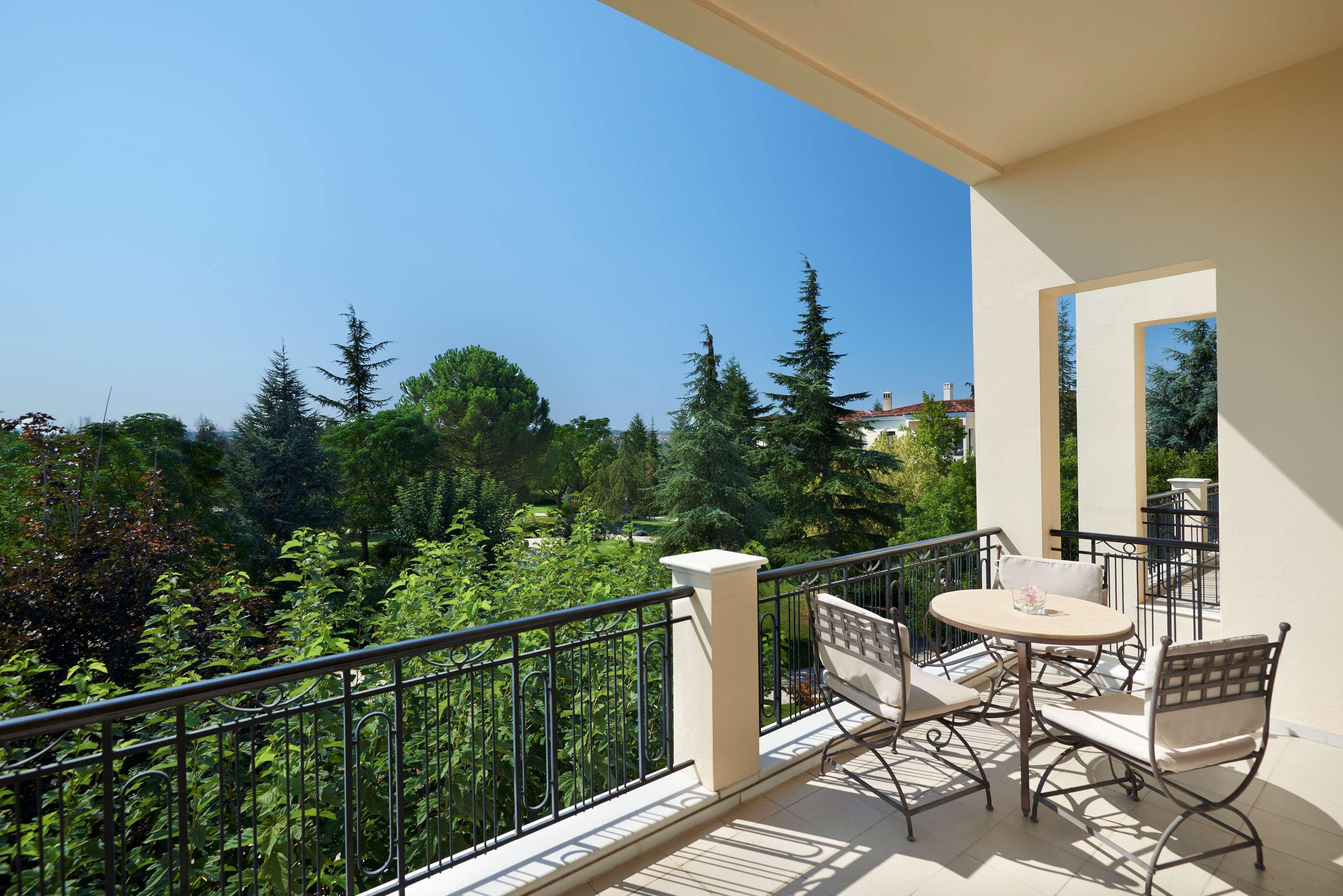 Hyatt Regency Thessaloniki Otel Dış mekan fotoğraf A balcony